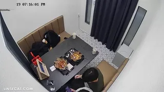 조그만 커튼방 그안에선 과연 어떤 일들이