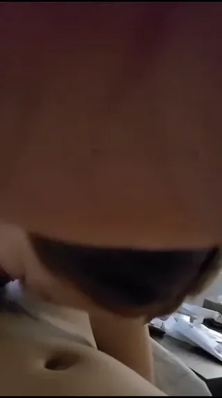 혀놀림이 현역 업소녀 못지않네